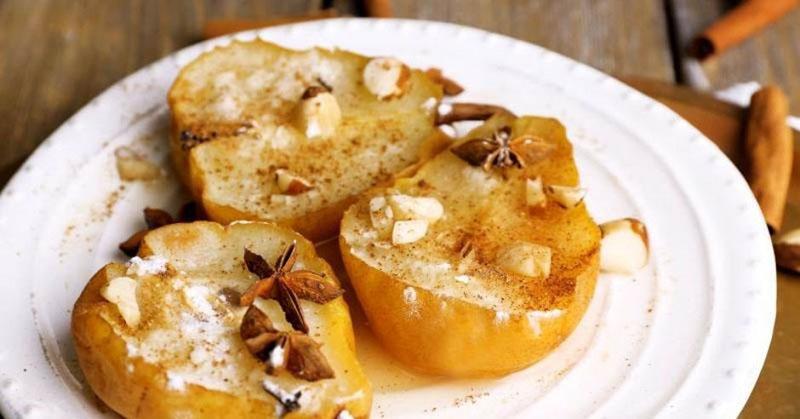 pera al horno con miel, nueces y anís estrellado