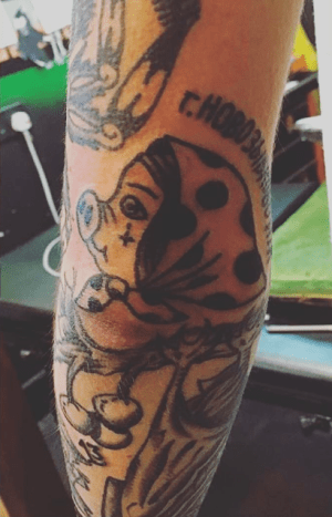 وشم رأس خنزير ، جوردان مورفي ، تم إجراؤه أيضًا في Fleet St Tattoo Collective. الصورة: جوردان ميرفي / إنستغرام