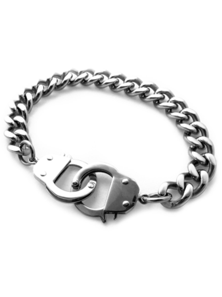 متوفر في INKEDSHOP.COM: سوار Handcuff من Black Label