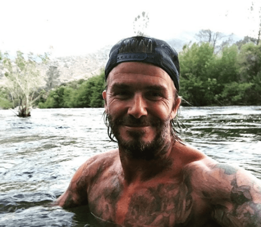 Foto přes @davidbeckham Zatímco mnoho celebrit v posledních letech přijalo životní styl tetování, David Beckham byl silně napuštěný dlouho předtím, než se stal trendem v Hollywoodu.