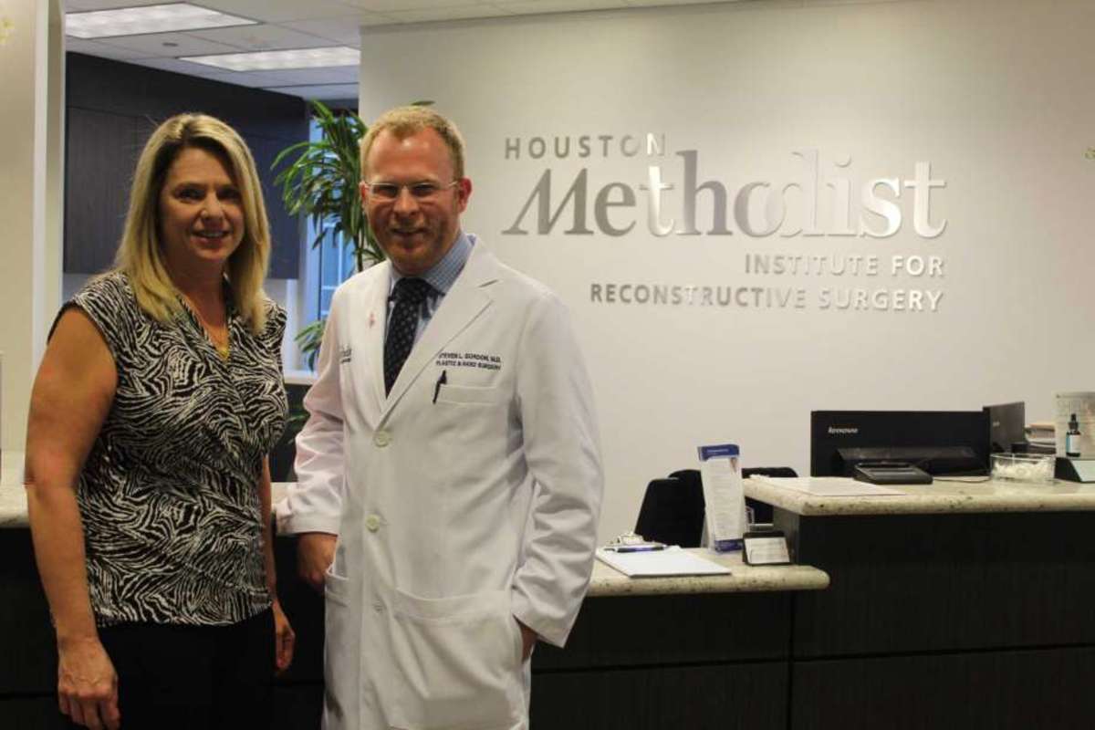 Houston Methodist The Woodlands‘ Institute, 3D-Nippel-Tattoos, Brustkrebs-Tattoos, Brustkrebs-Überlebende-Tattoo-Ideen, 3D-Nippel, Steven Gordon, Pamela Harvey, Brustrekonstruktion, Brustwarzenrekonstruktion, The Woodland's Hospital, Rekonstruktionschirurgie
