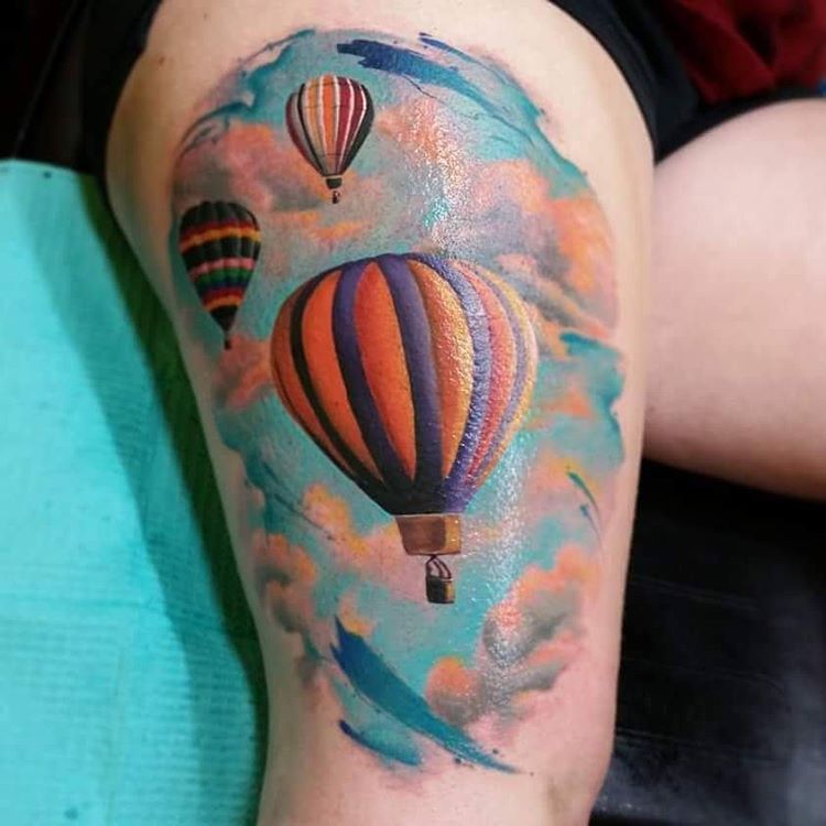 Heißluftballon-Tattoos sind nicht von dieser Welt erstaunlich