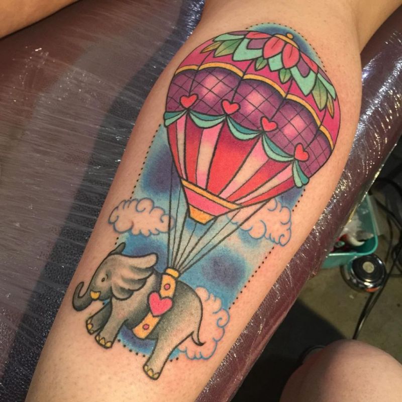 Heißluftballon-Tattoos sind nicht von dieser Welt erstaunlich