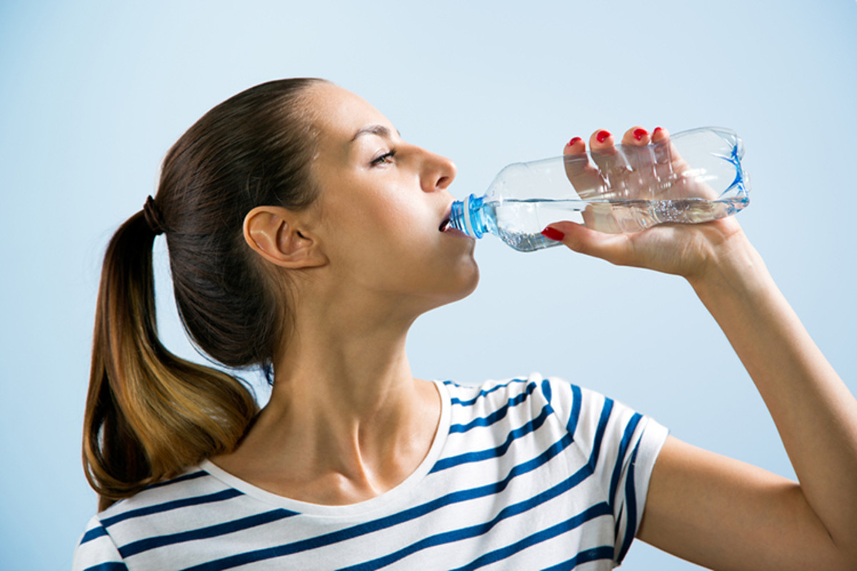 10-způsobů-pití-voda-může-pomoci-zhubnout-1