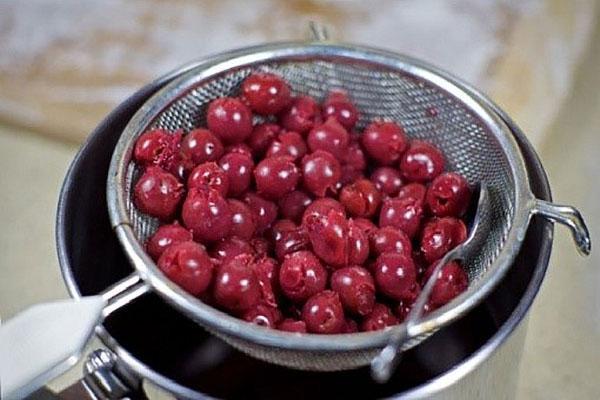 trier et laver les cerises