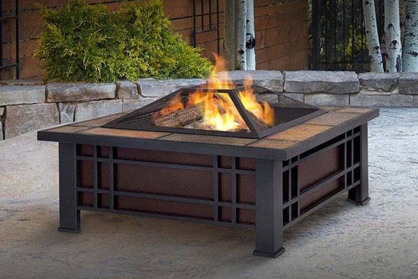 table avec bol à feu