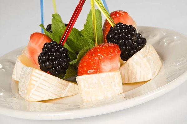 bocadillo de frutas y queso