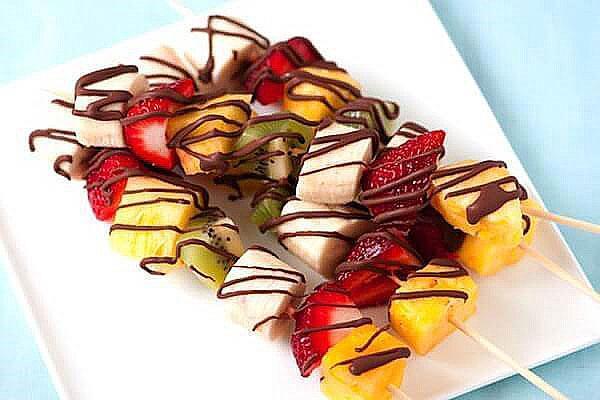 fruta con chocolate