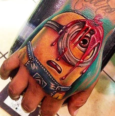 Fotografie přes Tattoo Platform Tento minion vypadá, jako by byl stažen přímo z