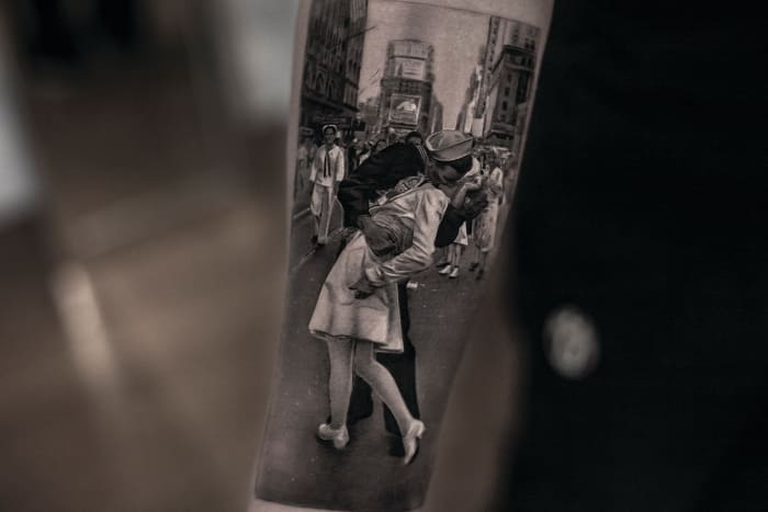 Jeden Tag verwende ich weiße Tinte, um fast alle meine Tattoos zu beenden