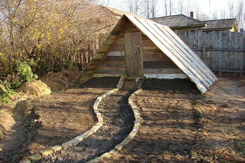 cave indépendante à la campagne