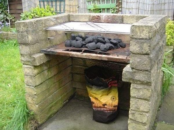 barbecue en pierre dans le pays