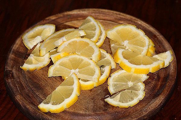 trancher finement le citron