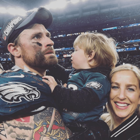 Foto přes @laflamablanca95 Ale to není daleko od Longova prvního šampionátu Super Bowl. V loňském roce Long hrál za Patriots, kteří nakonec získali titul proti Atlanta Falcons.