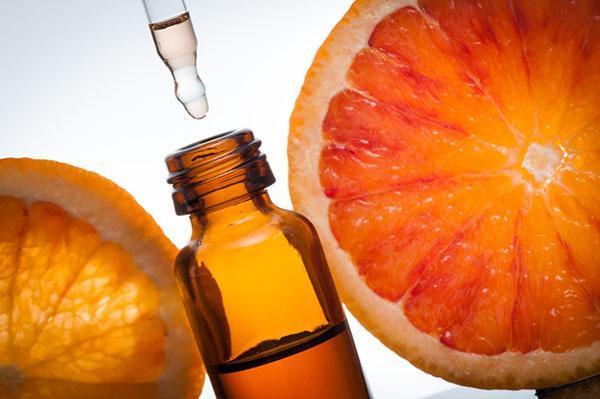 nous utilisons l'huile d'orange dans les soins de la peau