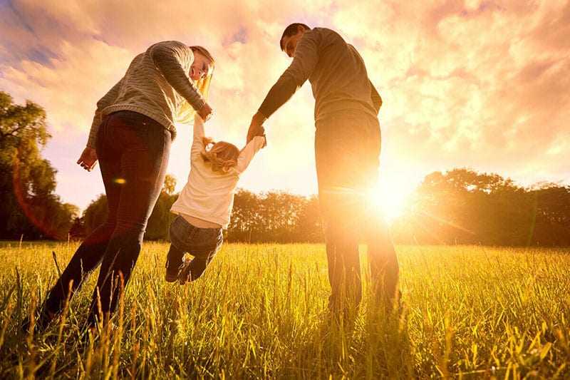 una familia feliz