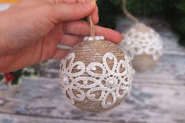 Boule de Noël en éco-style