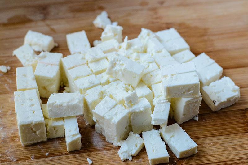 picar queso feta