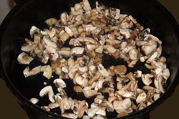 faire revenir les champignons dans une poêle