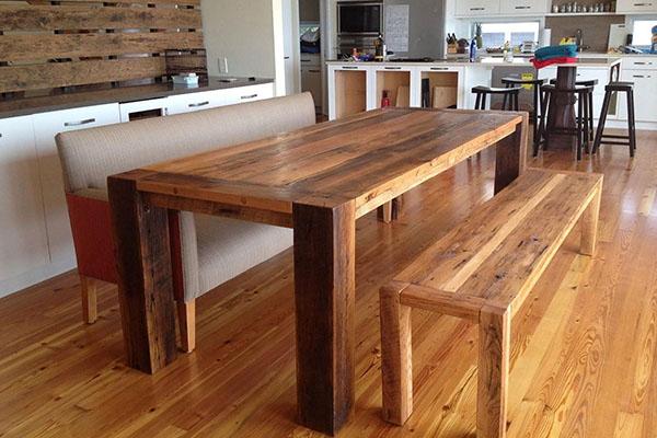 mesa de madera maciza