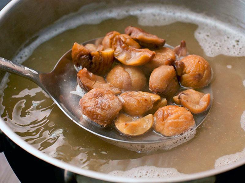 mettre les marrons dans le bouillon