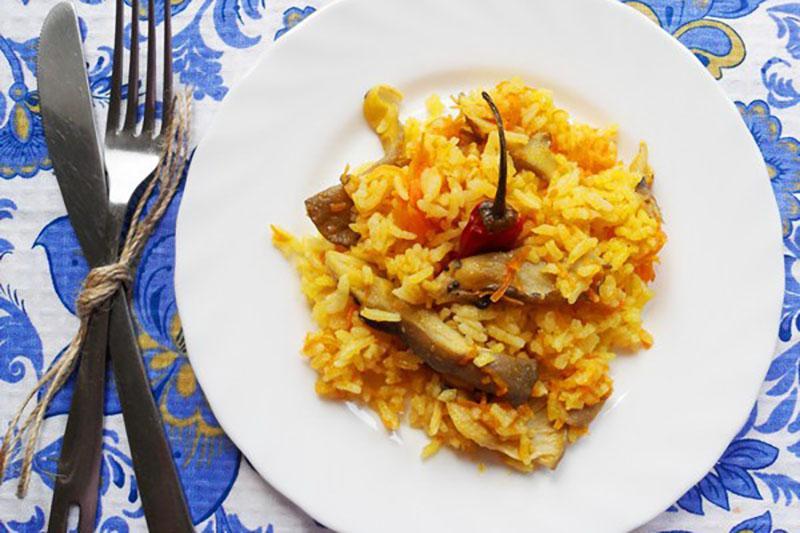 cómo cocinar hongos ostra en pilaf en una olla de cocción lenta