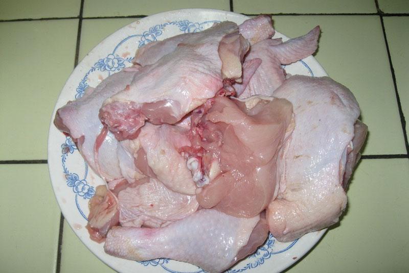 cortar el pollo en porciones
