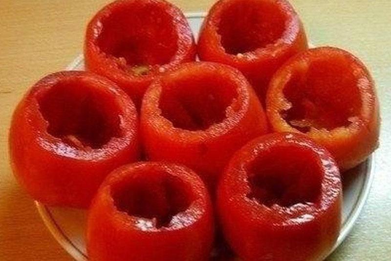 preparar tomates para el relleno