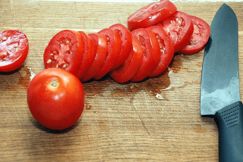 picar los tomates