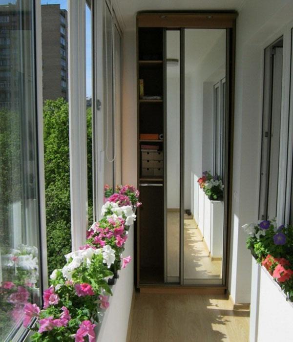 armoire avec porte miroir