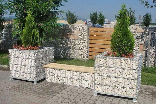 banc de jardin en gabion