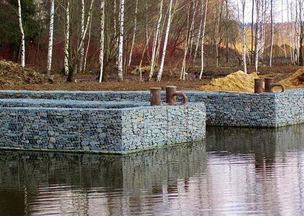 gabions pour renforcer les berges