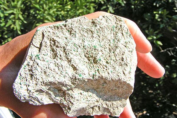 piedra caliza para el cuidado de estanques