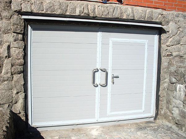 puertas batientes de garaje