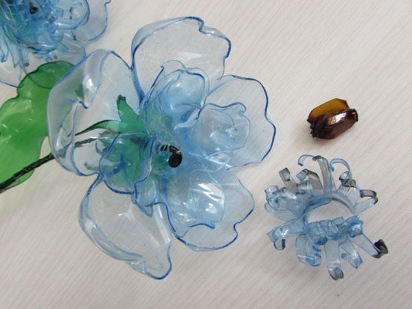 fleurs de bouteilles en plastique