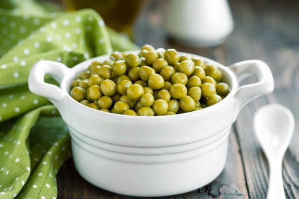 pois verts marinés