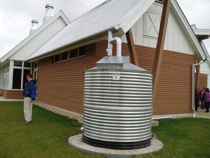 collecte aérienne de l'eau de pluie pour l'irrigation