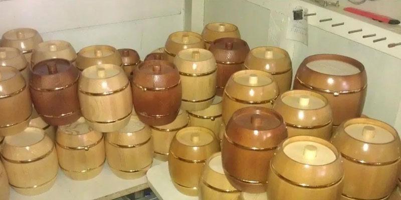 almacenamiento de miel blanca en barriles