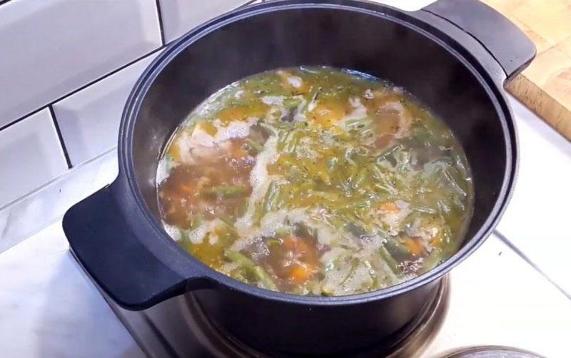 poner verduras en caldo