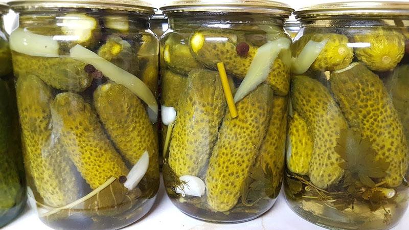 pepinillos en escabeche
