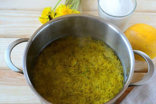 cocinar miel de diente de león con limón