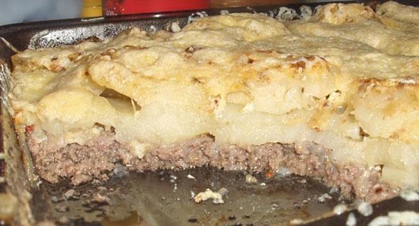 Papas fritas con carne picada