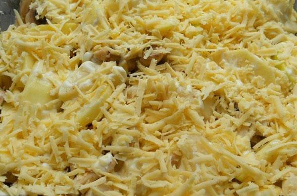 verter sobre mayonesa y espolvorear con queso