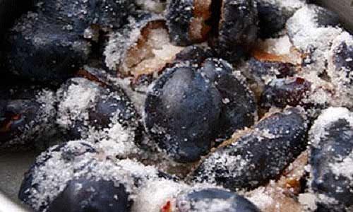 llenar las frutas con azúcar