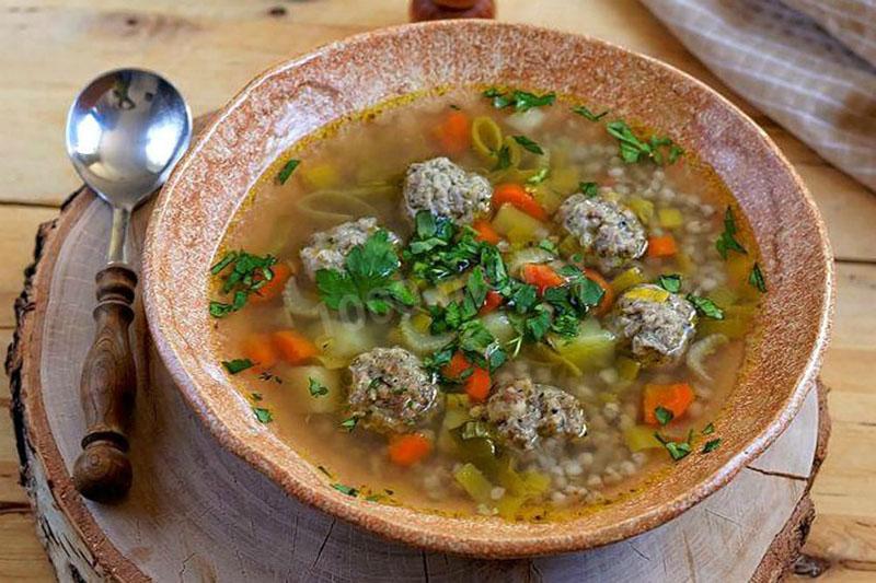 soupe de sarrasin à la viande hachée