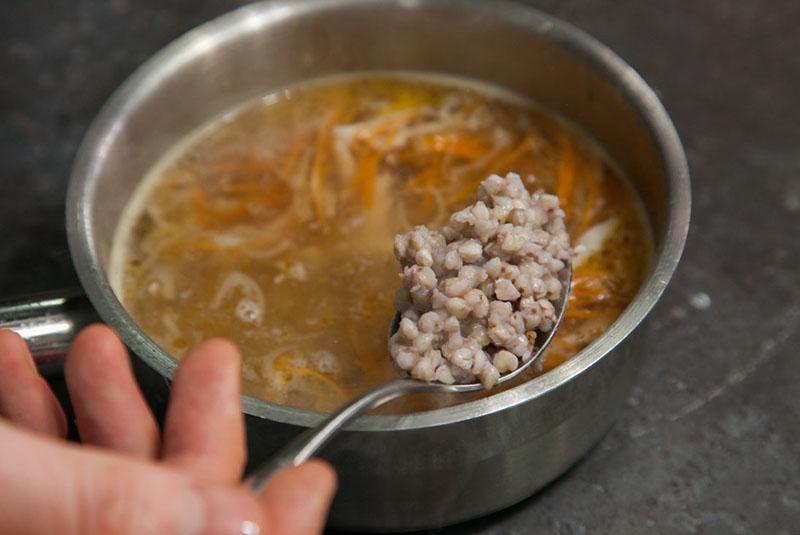 cocinar trigo sarraceno y verduras