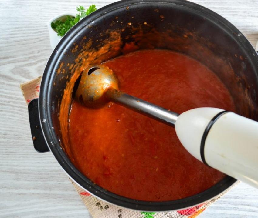 cómo moler un tomate en blanco