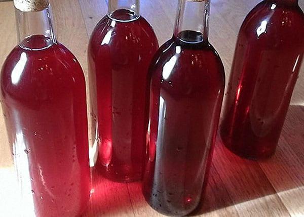 liqueur de cerise selon une recette simple