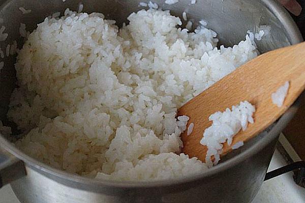 cocinar el arroz hasta que esté tierno