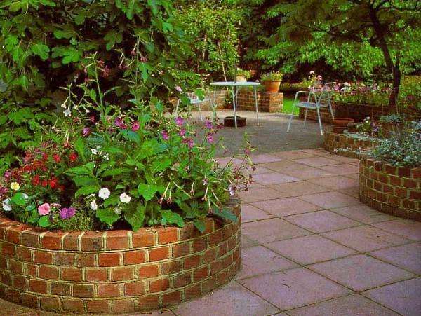parterres de fleurs ronds